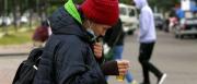 Ferias de invierno, bebidas calientes y trabajo marcan la jornada fría en Santa Cruz