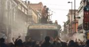 Banda U2 reúne a cientos de fans en una plaza de México para grabar un videoclip