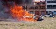 El Alto: Voltean e incendian un vehículo de presuntos ladrones tras robo de Bs 10 mil en una vivienda