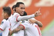 Universitario de Vinto gana en el estreno de Flores como entrenador