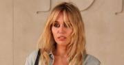 Miley Cyrus deslumbra con un look casual y glamuroso en reconocido evento