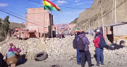 Vuelven a bloquear la ruta a los Yungas y Caranavi y se suspenden los viajes