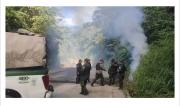 Policías y militares desbloquean tres rutas; Llegan mineros para reforzar protestas; Se habla de dos muertes por bloqueos; En 35 días Rodrigo Paz promulga y abroga; DEA instalará una oficina en La Paz