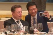 Elon Musk desata furor en China y empresarios buscan fotografiarse con él