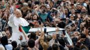 El papa denuncia aumento de gasto bélico