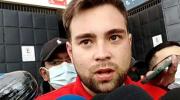 Primera amonestación de Costa a Straccia: “No me gusta”