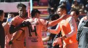 Un inteligente y aguerrido Tigre tumba al campeón en su casa
