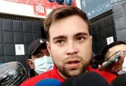 Primera amonestación de Costa a Straccia: “No me gusta”