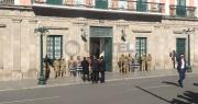Tras las refriegas, la Policía refuerza el anillo de seguridad de la plaza Murillo; los militares custodian el Palacio
