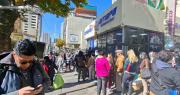 “Está muy caro”: Familias reclaman por el precio del pollo en Emapa de La Paz
