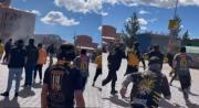 Hinchas de The Strongest se viralizan tras despejar un bloqueo en El Alto