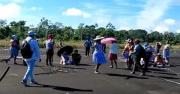 Cocaleros toman el aeropuerto de Chimoré: “Vamos a defender a Evo Morales”