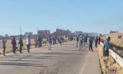 Manifestantes rebasan a la Policía en Caracollo y vuelven a bloquear Oruro-La Paz