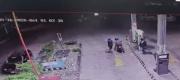 Policía investiga y busca a los atracadores de dos surtidores