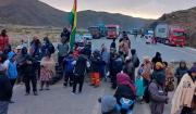 Escalan a 32 los bloqueos en Bolivia tras los hechos violentos en La Paz
