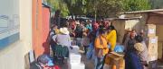 Ante el desabastecimiento, familias envían alimentos en avión a La Paz desde Santa Cruz