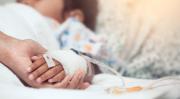 Niños caminan kilómetros para una quimioterapia: Crisis deja sin atención a pequeños pacientes en La Paz