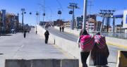 Viajeros dicen que recorren largas distancias para llegar al aeropuerto de El Alto debido a los bloqueos