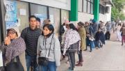 Ante las filas para obtener una ficha, pacientes piden descongestionamiento del sistema de salud