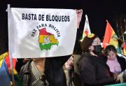 45 bloqueos golpean Bolivia; Santa Cruz y Cochabamba alistan marchas por la democracia