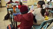Frío deja 10% de ausentismo escolar y maestros cruceños exigen horario de invierno