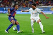 Barcelona visita Mestalla entre festejos y rotaciones