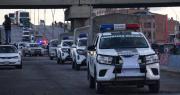 Policía y militares logran paso de camiones y cisternas en Achica Arriba en la ruta La Paz–Oruro