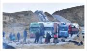 Desbloqueo detrás de las banderas blancas; Expedita la ruta al norte paceño; Reportan pérdidas por $us 600 millones; Quiroga pide al Gobierno definir el rumbo; Intentan matar al socio del narco Marset