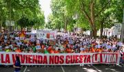 Miles marchan en Madrid contra el alto precio de la vivienda