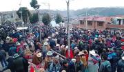 Campesinos avanzan hacia la sede de Gobierno en demanda de la renuncia de Paz