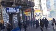 Movilizados se enfrentan a la Policía en el centro paceño