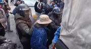 Jornada de protestas en La Paz deja al menos 20 detenidos