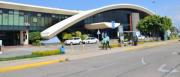 Viajeros dicen que pasajes en avión están un 30% más caros por la alta demanda a causa de los bloqueos