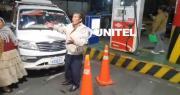 Falta de combustible provoca empujones y amagues de pelea entre choferes en La Paz