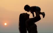 Quiero ser mamá, pero no es mi sueño principal: jóvenes priorizan metas y estabilidad antes de la maternidad