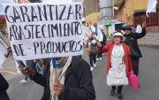 Los bloqueos obligan a reducir las comidas y realizar compras al fiado