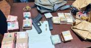 Nuevas pesquisas en el caso encomienda: Hallan Bs 1,1 millón y secuestran un arma y un vehículo
