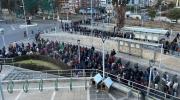 Choferes de La Paz y El Alto acatan paro y la población camina y se agolpa en los teleféricos