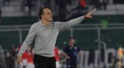 Restrepo debuta con dura caída y suma sus primeros puntos en contra