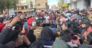 Tras tensión en Viacha, acusados de matar a un chofer se salvan de ser linchados y son llevados de nuevo a celdas