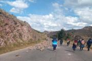 ABC reporta graves daños en la carretera Oruro-Cochabamba por bloqueos y uso de explosivos