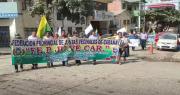Tensión en Caranavi: Marcha en rechazo a bloqueos terminó en amagues de pelea con sectores que piden la renuncia de Paz