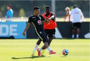 Durísima entrada de Casemiro a Endrick en el entrenamiento