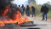 Disparos en San Julián: dos policías heridos de bala y el bloqueo resiste un operativo conjunto