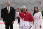 Muceta, sotana, roquete, palio el dress code de León XIV en su visita a España