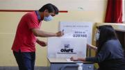 Perú vota para elegir entre Fujimori y Sánchez a su noveno presidente en diez años