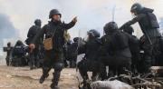 Desbloqueo en San Julián: los policías fueron agredidos con armas, piedras y petardos