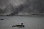 Imponente incendio en un puerto de Manta