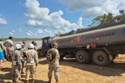 Navales mantienen expedito tránsito en Puerto Barador y el paso de cisternas por el Rio Mamoré