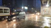 Santa Cruz inicia la semana con lluvia, calles anegadas y complicaciones para movilizarse